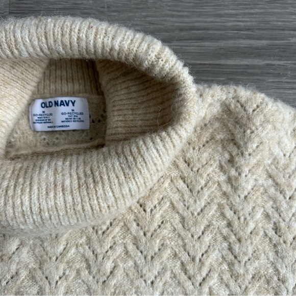 Women’s Old Navy Cozy Cream Turtleneck Sweater size medium - Picture 3 of 6